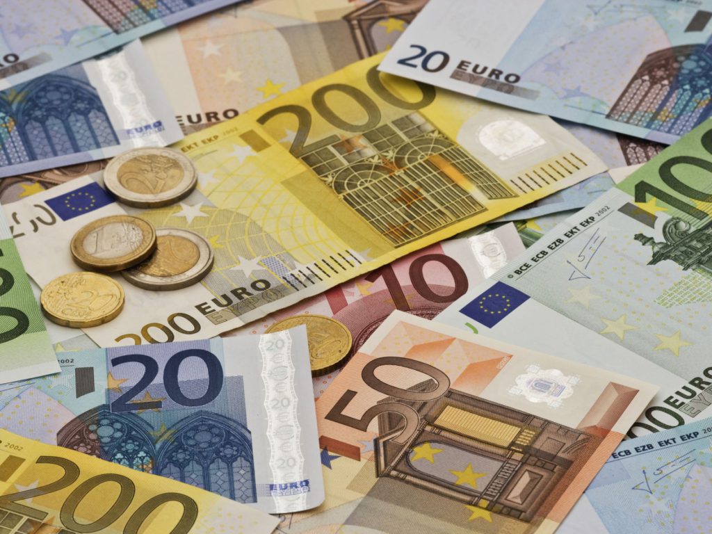 ANALIZĂ Euro a crescut în 2019 cu 11,5 bani