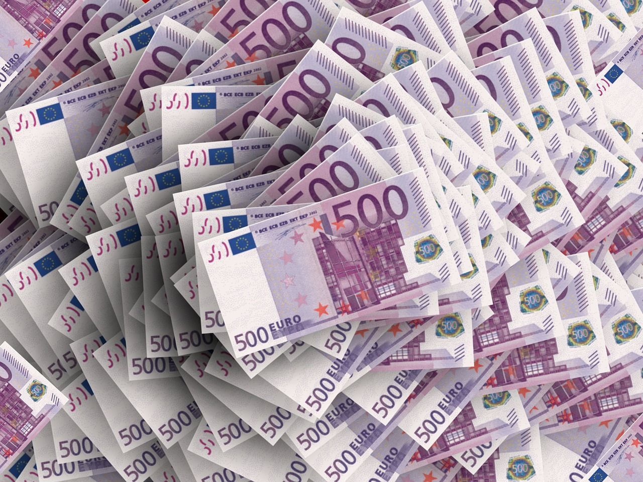 Euro a scăzut la minimul ultimelor două săptămâni
