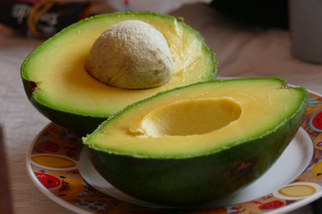 Tot ce trebuie să știi despre avocado! Cum păstrezi fructul intact zile întregi?