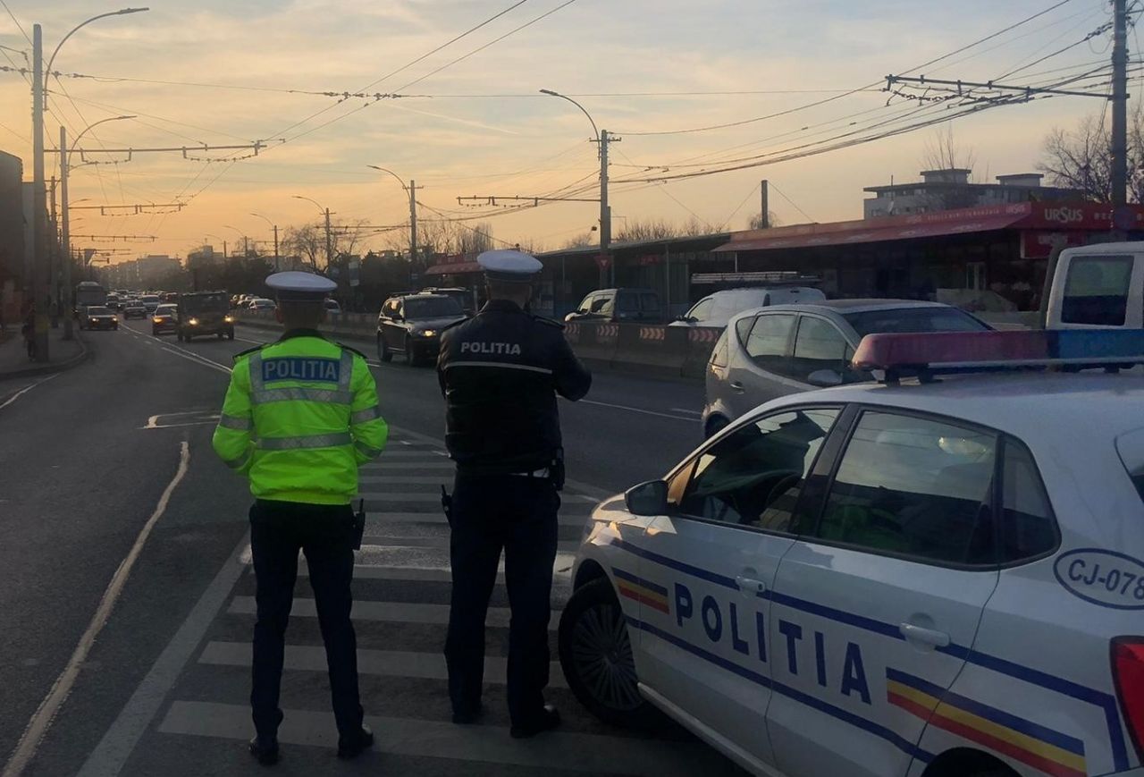Peste 200 de șoferi verificați de polițiștii clujeni. Jumătate dintre ei s-au ales cu sancțiuni, sursă foto: IPJ Cluj