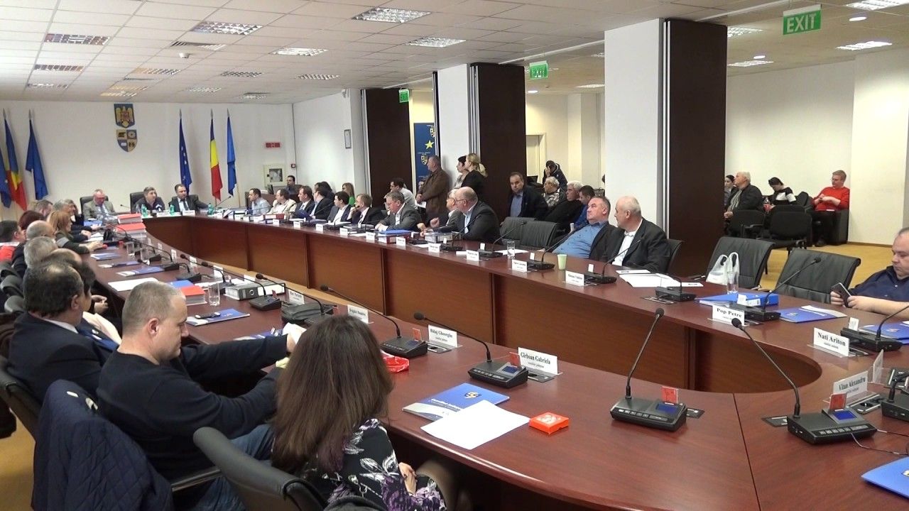 Bugetul Consiliului Județean Cluj a fost aprobat. Bani „cu țârâita” pentru investiții