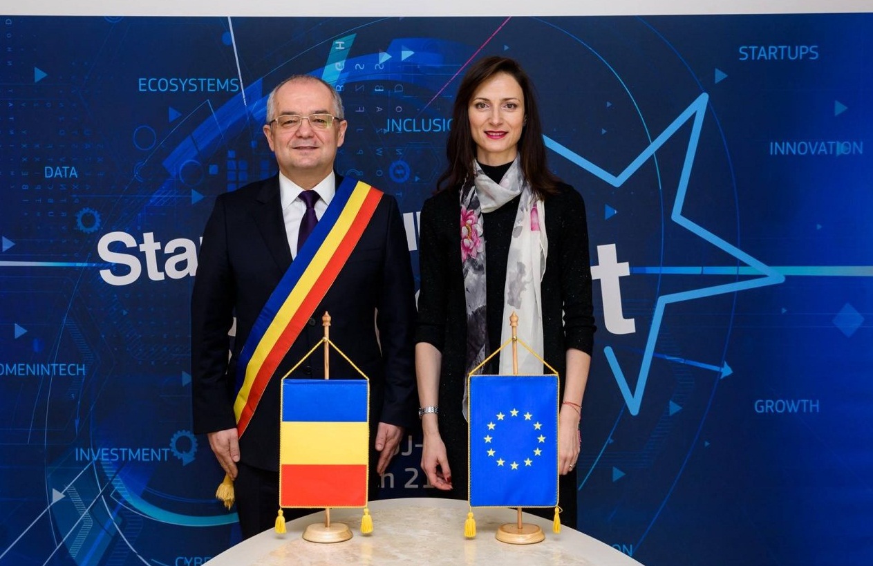Primarul Emil Boc și comisarul european Mariya Gabriel, în dialog cu clujenii