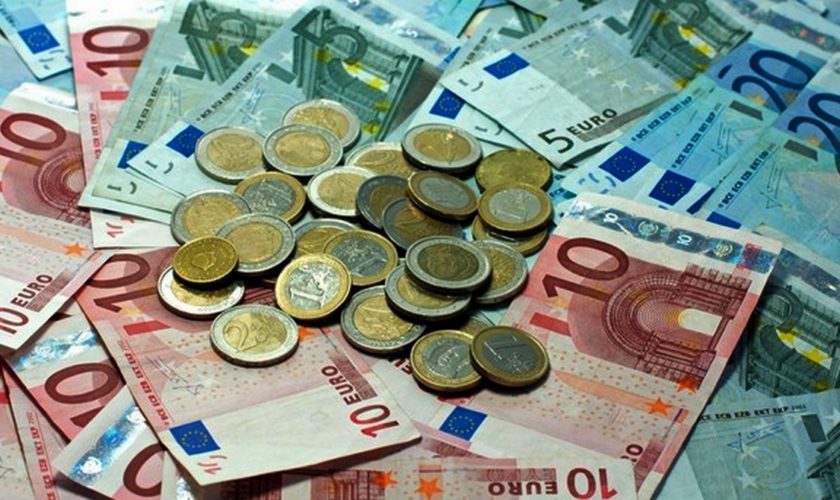 analiza-valutara-euro-scade-spre-483-lei