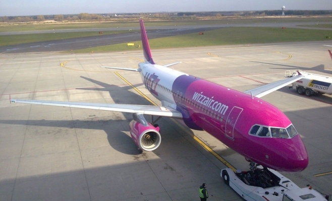 Wizz Air își suspendă rutele între România și Marea Britanie, Elveția și Olanda