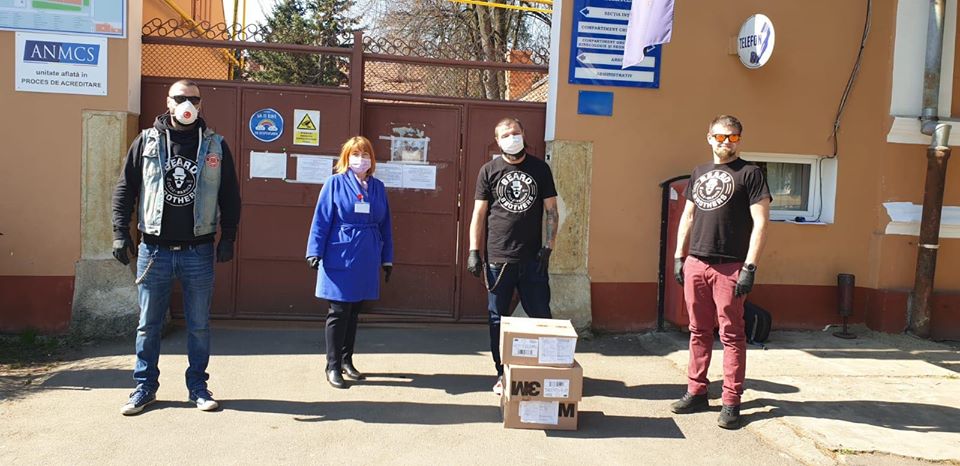 Spitalele clujene au primit peste 180.000 de echipamente de protecție de la voluntarii Beard Brothers, CERT și Vă Ajutăm din Cluj