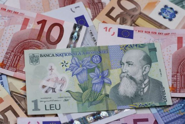 ANALIZĂ. Euro stagnează la 4,83 lei