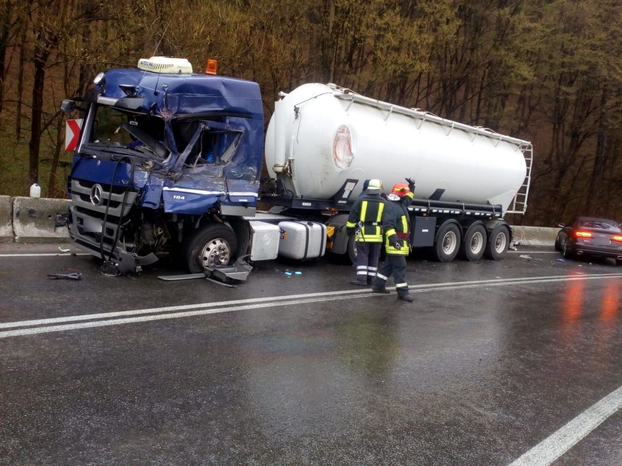 Accident între o cisternă și un camion, în Bologa. O persoană a ajuns la spital
