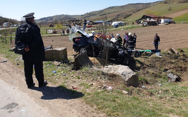 Încă un accident la Cluj! Un șofer a intrat cu mașina într-un capăt de pod!