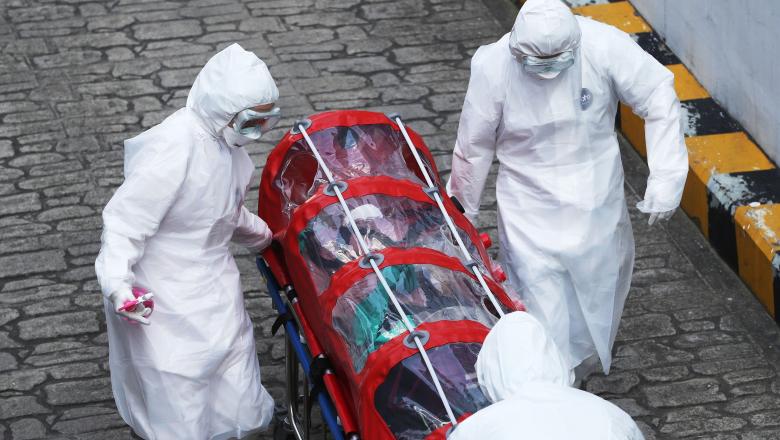 Un român aflat la cules de sparanghel în Germania a murit din cauza infecției cu noul coronavirus