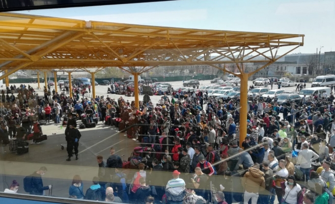 Comună din Suceava, supravegheată cu drona, după ce zeci de localnici au venit ilegal pe Aeroportul Cluj