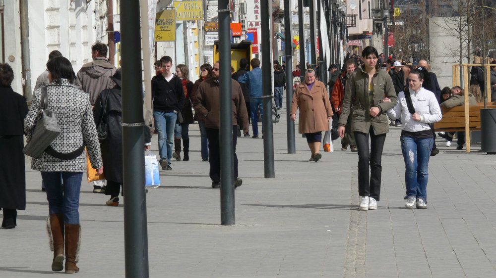 STUDIU: 1 din 10 români nu va sta acasă de Paște