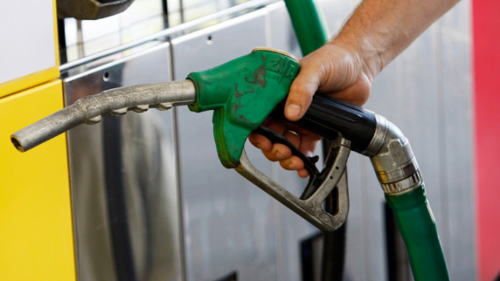 Preţul benzinei a coborât sub 4,4 lei la Cluj-Napoca! Unde găsim cei mai ieftini combustibili în oraş