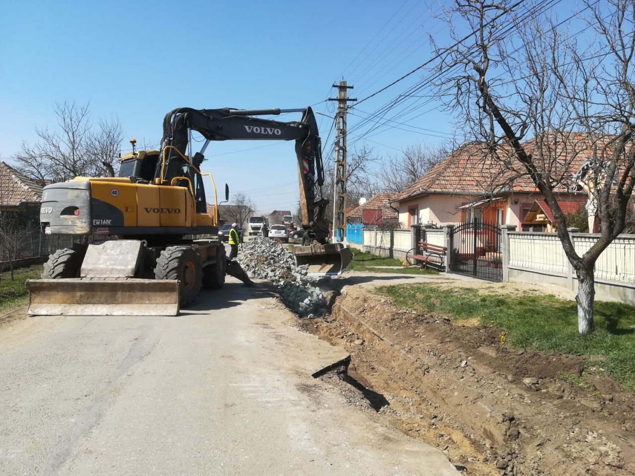 O nouă încercare pe un drum județean din Cluj. De data asta poate se fac lucrări de calitate!, sursă foto: CJ Cluj