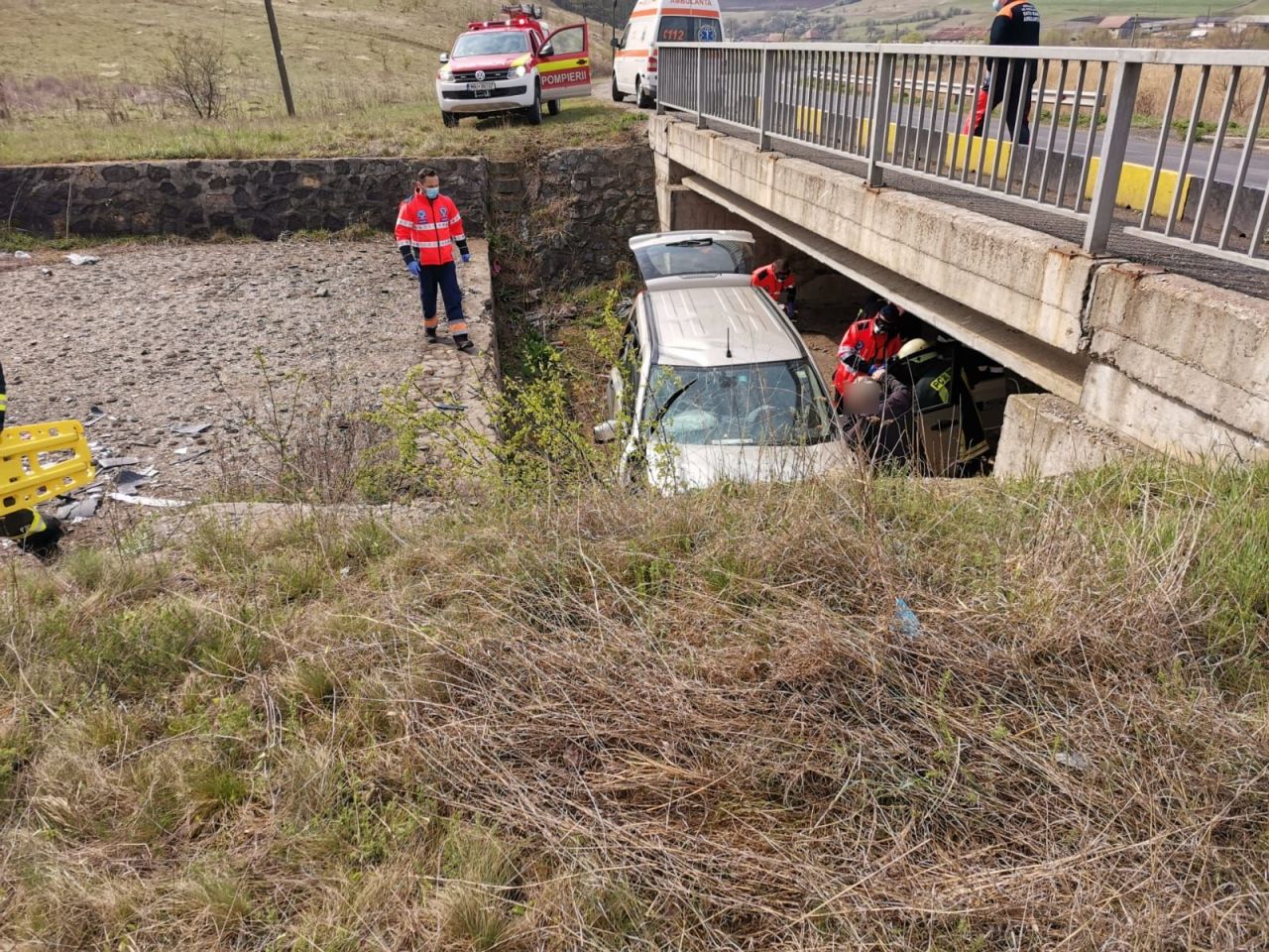 Accident în apropiere de Nădășelu! Un șofer vitezoman a evitat în ultimul moment un cap de pod