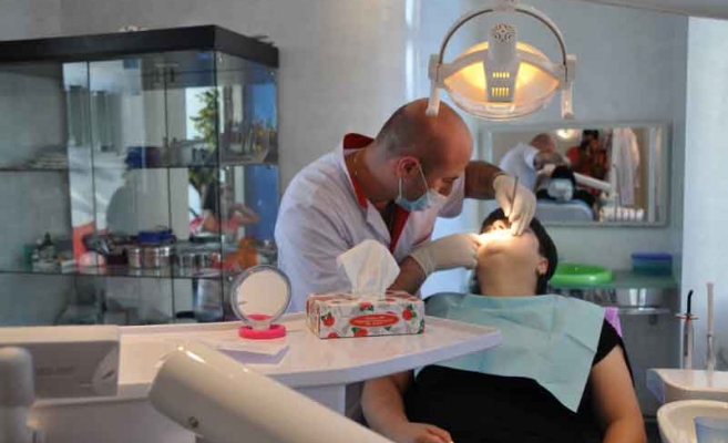 Medicii stomatologi își deschid iar cabinetele! Care sunt regulile pentru dentiști și pacienți?