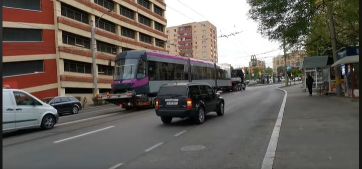 VIDEO. Încă un nou tramvai a sosit la Cluj. În total 11 vor circula până la sfârșitul anului prin oraș