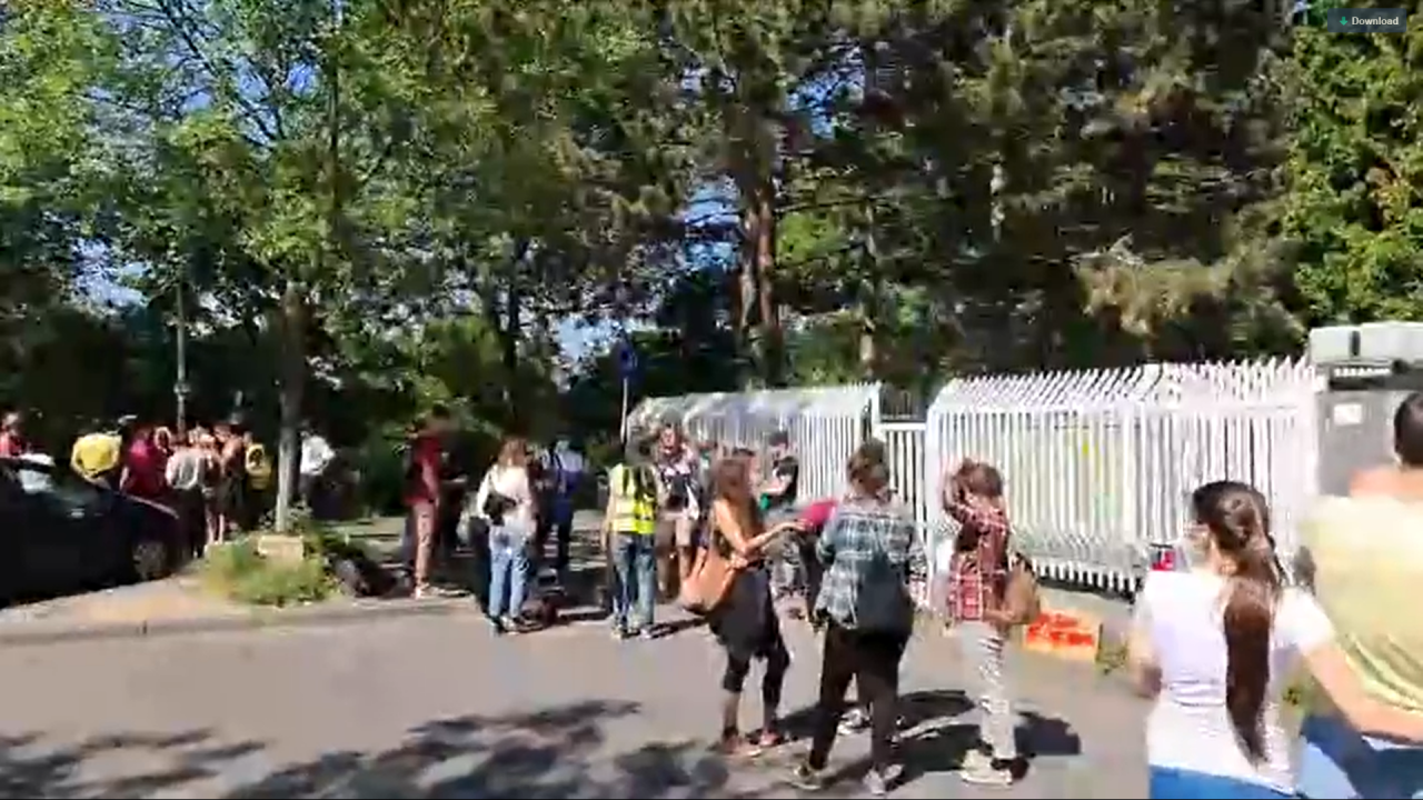 Muncitorii români au protestat pe stradă, în Germania „Scoateți-vă singuri sparanghelul din pământ!”