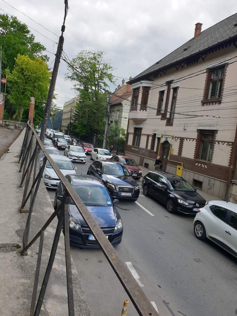 Relaxarea și lucrările de modernizare aglomerează Clujul