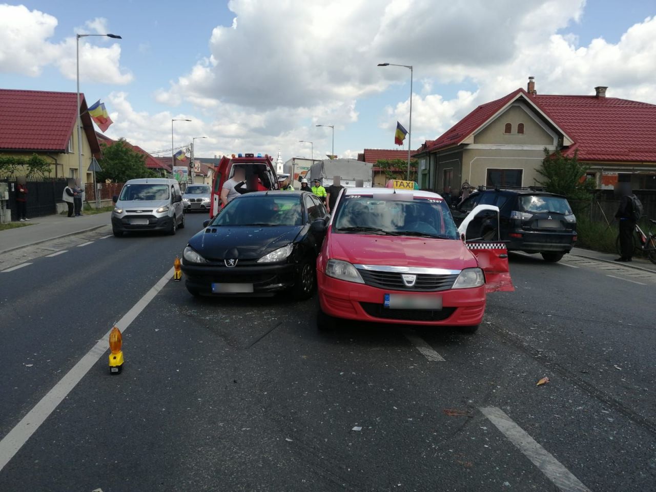 Trei mașini au fost implicate într-un accident în Florești
