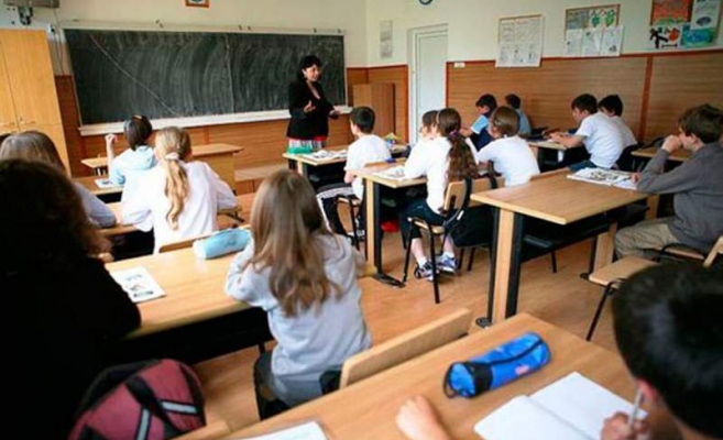 Educașia sexuală va fi predată în școli, sub o altă denumire și doar cu acordul părinților
