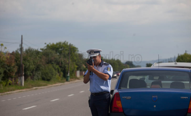Șofer fără permis, prins de polițiști cu aproape 100 km/oră pe Calea Florești