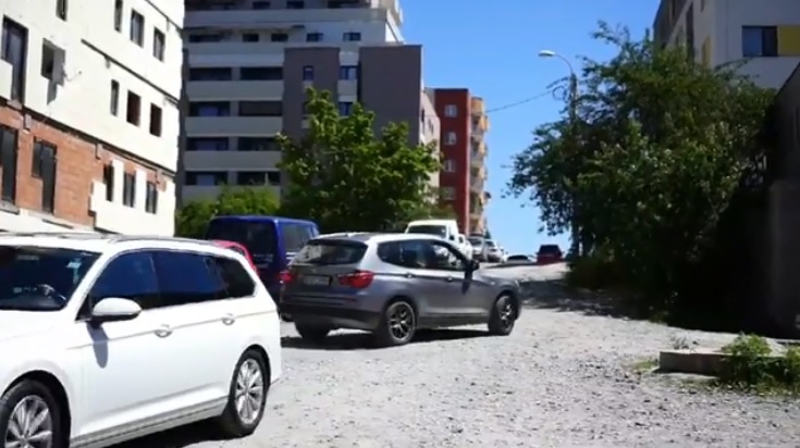 Străzi de PĂMÂNT în orașul de 5 stele! „Praf și pulbere în cele mai noi cartiere din Cluj”