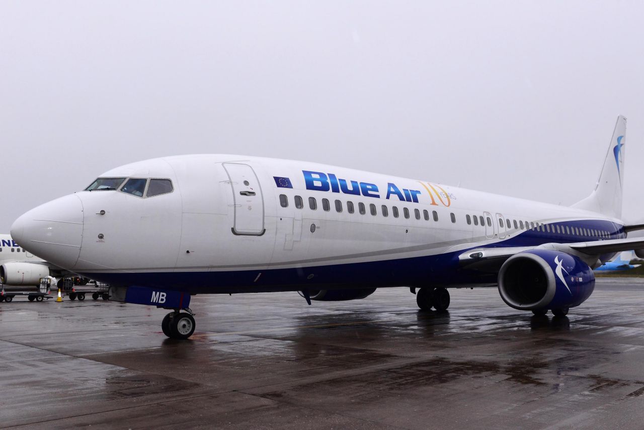 Blue Air introduce cursă pe ruta Bacău - Cluj . Cât va costa un bilet