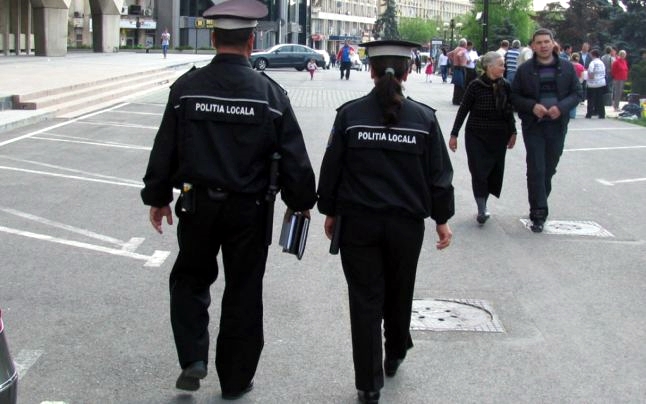 Polițiști locali FĂRĂ BAC, angajați de peste 10 ani! Au fost dați afară și au câștigat în instanță