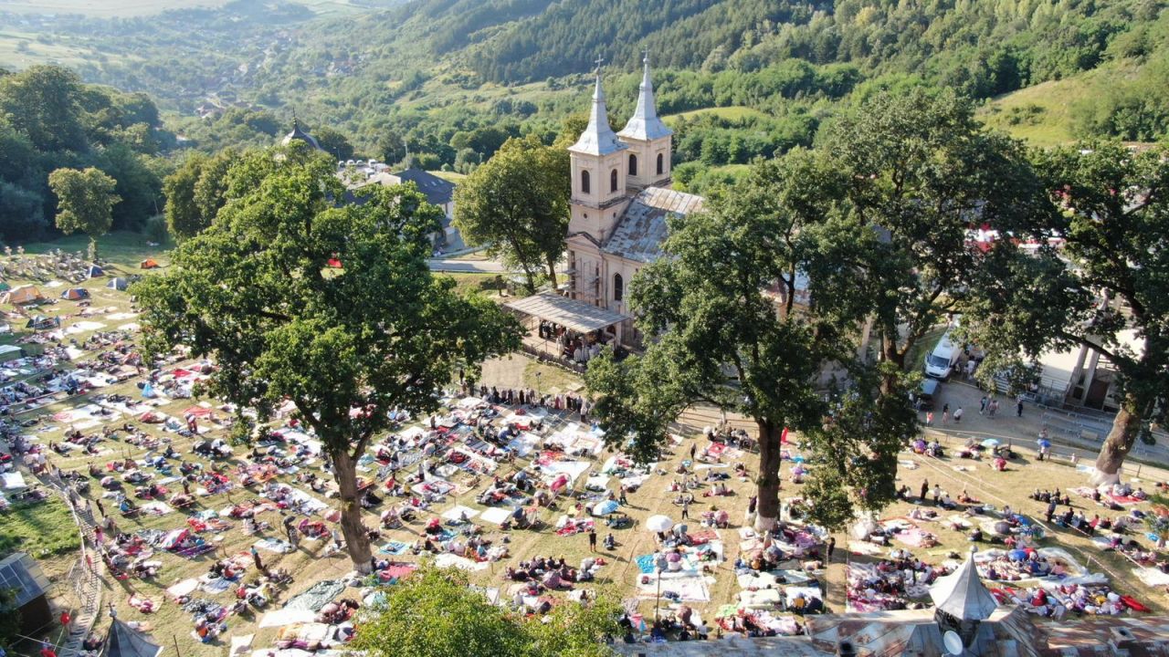 Bilanț după hramul Mănăstirii Nicula: 7.000 de participanți, 33 de persoane asistate medical și zeci de amenzi