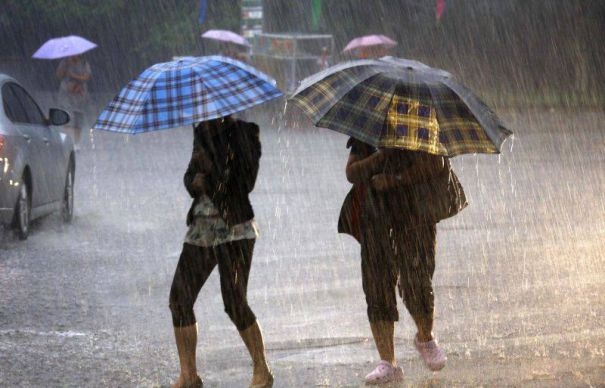 Alertă de vreme rea în aproape toată țara! COD GALBEN de furtuni la Cluj