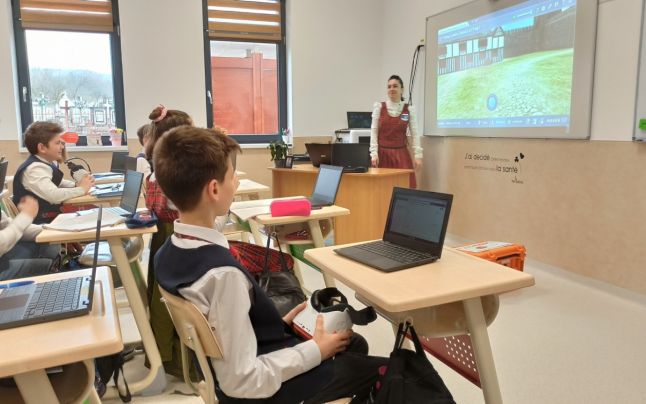 Prima școală „smart” din România se află într-un sat din inima Transilvaniei