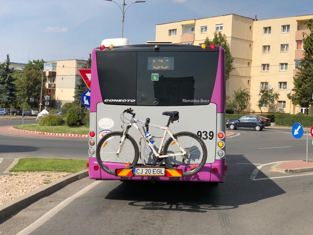 Au apărut suporturile de biciclete pentru autobuze în Cluj