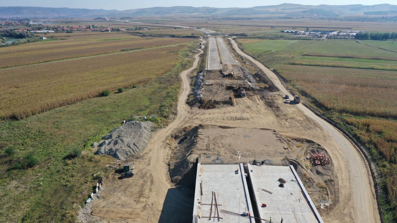 Pe Autostrada Sebeș-Turda, lotul 2, se demolează lucrările executate anii trecuți! A10 ar fi trebuit să fie gata în noiembrie - VIDEO