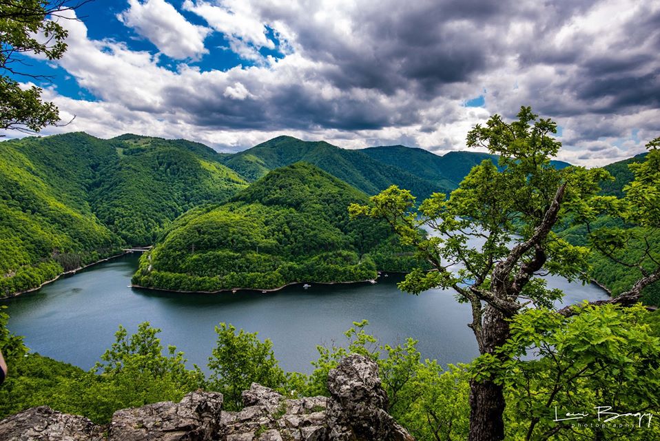 Piatra lui Dan - cea mai frumoasă priveliște spre Lacul Tarnița