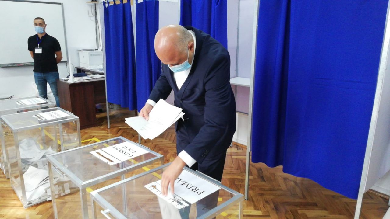 Emanuel Ungureanu, încrezător în șansele lui după ce a votat