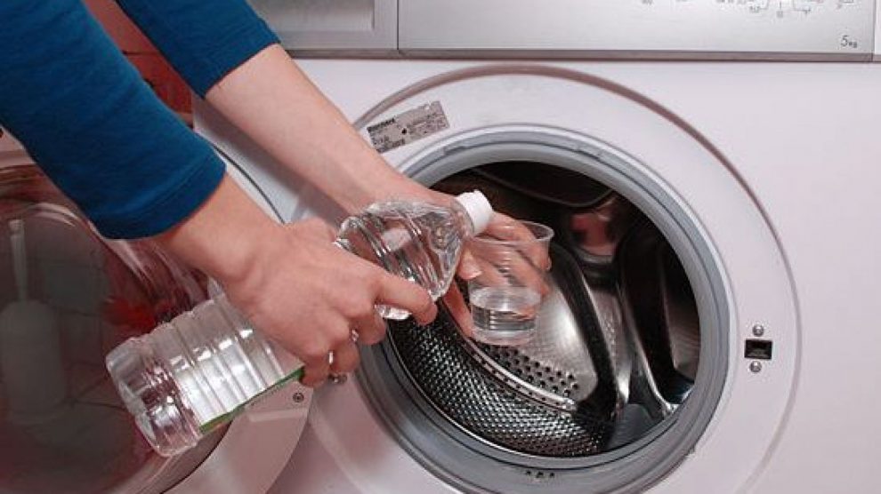 Cum se curăță mașina de spălat? Acest truc are rezultate uimitoare