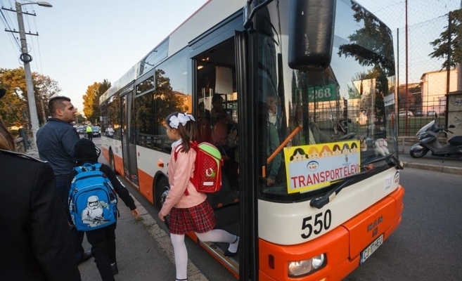 Transport școlar pentru elevii de lângă Cluj? „Să își facă școli, creșe și grădinițe!”