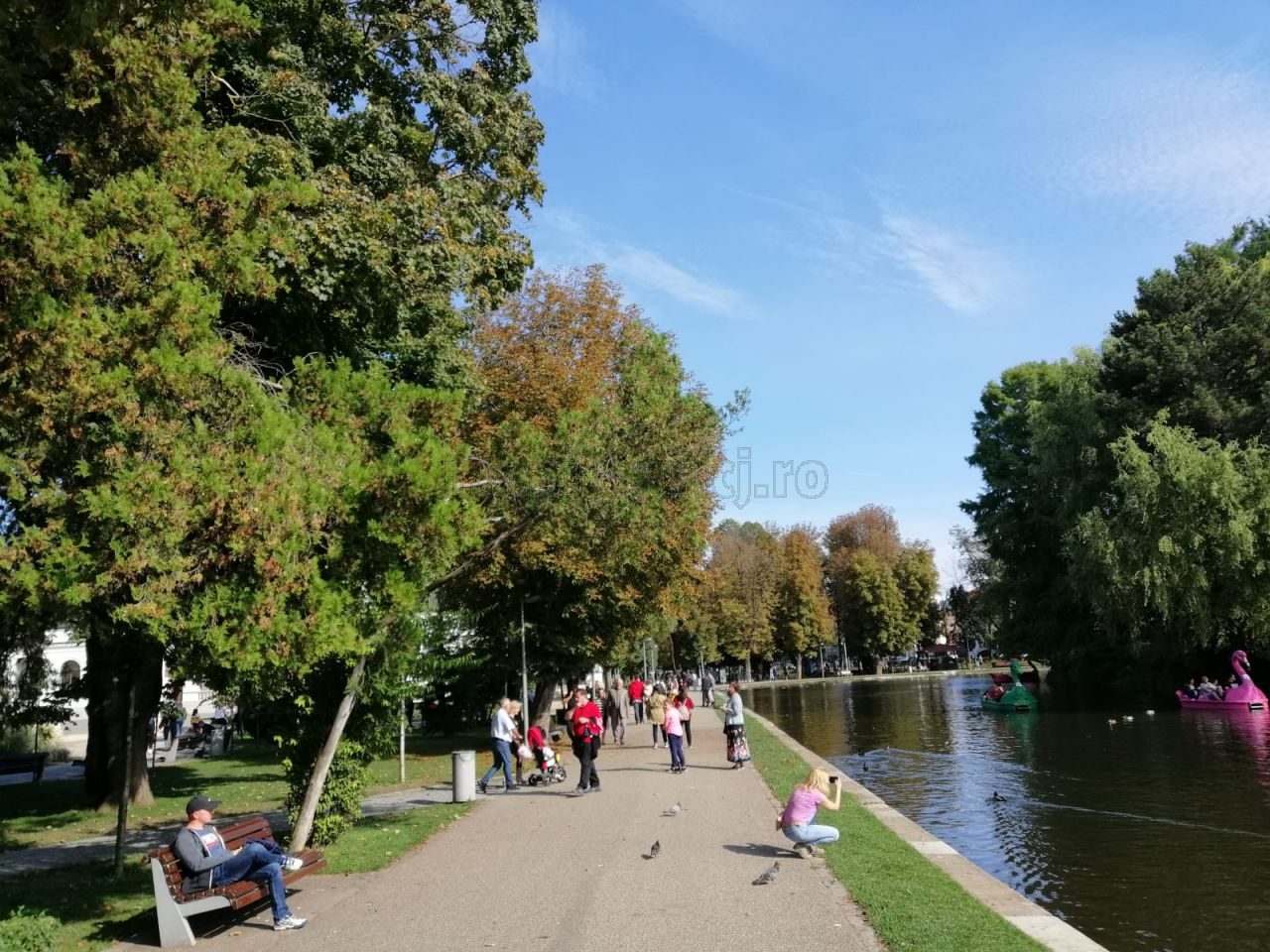 Weekend însorit de octombrie. Clujenii au luat cu asalt cel mai frumos parc. FOTO