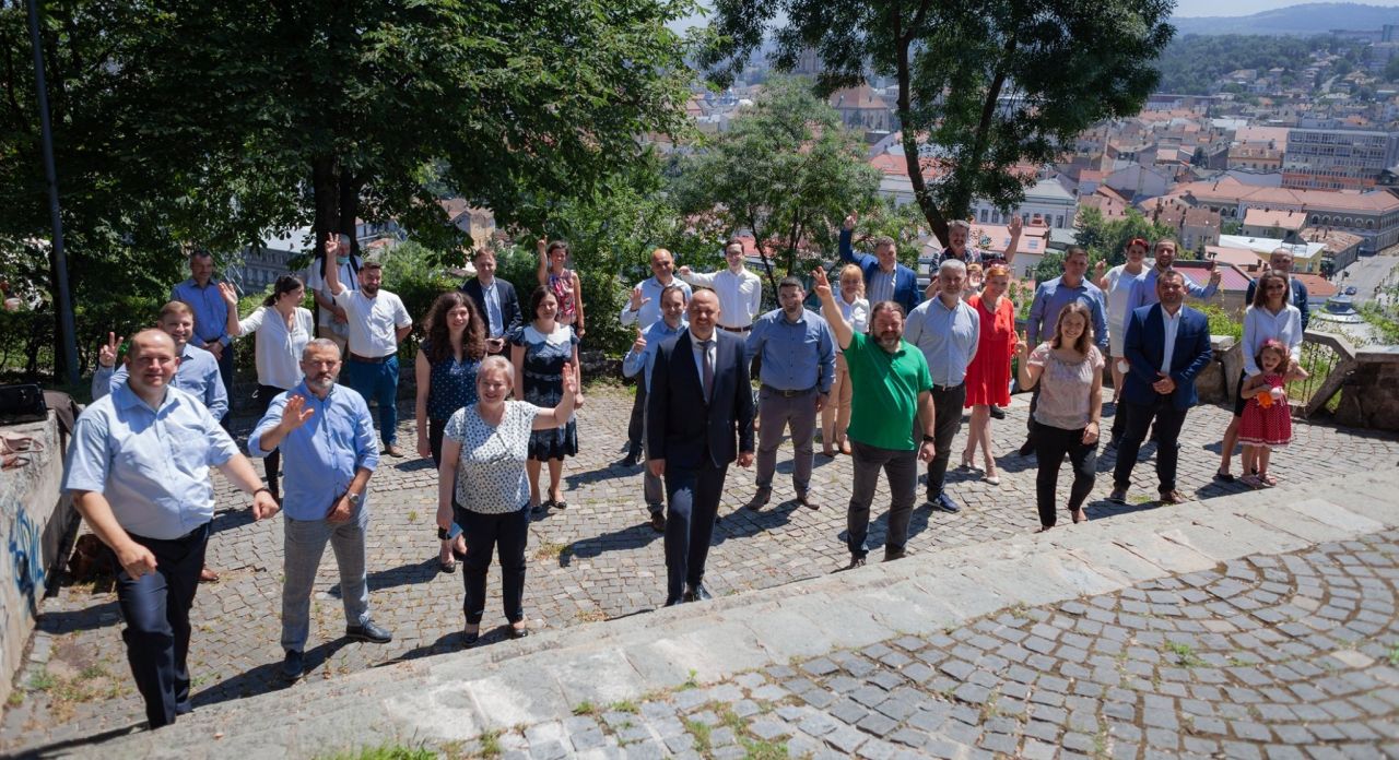 28 de membri USR-Plus Cluj „se bat” să intre pe lista pentru alegerile parlamentare. Cine sunt aceștia?