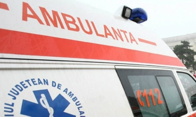 Un microbuz s-a răsturnat pe DN1. 10 persoane au fost rănite