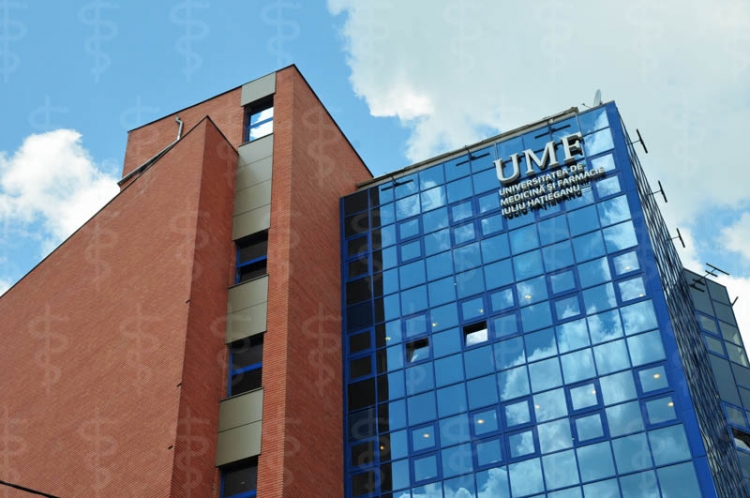 Mai mulți studenți străini de la UMF Cluj-Napoca infectați cu COVID-19