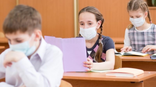 Școlile din Cluj își modifică scenariile din cauza numărului de cazuri de COVID-19