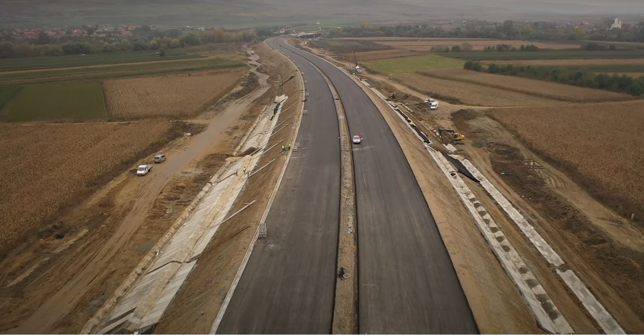 VIDEO. Imagini de pe lotul 2 al Autostrăzii Sebeș-Turda. În ce stadiu sunt lucrările?
