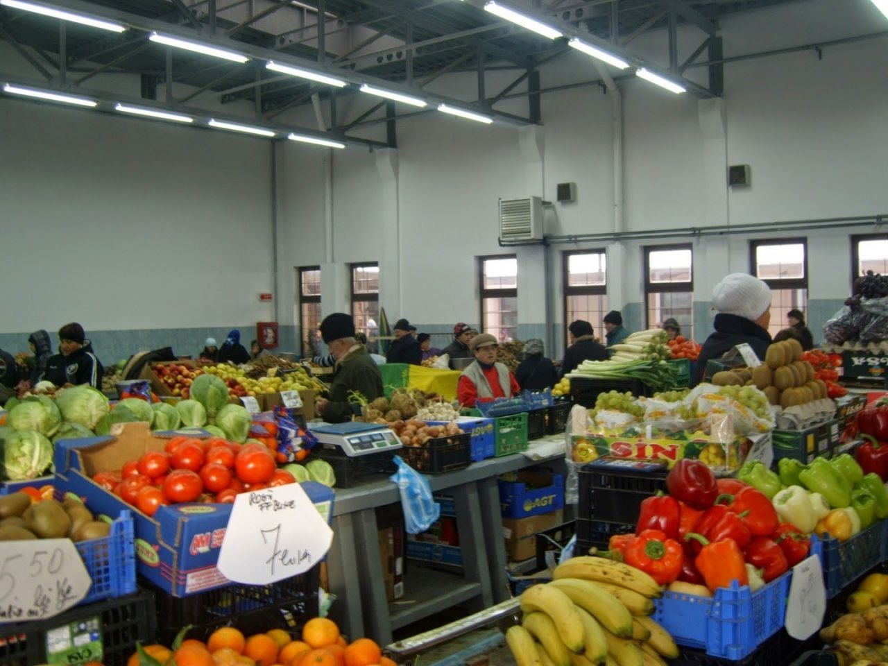 Ce se întâmplă cu piețele din județul Cluj? Unele piețe interioare rămân deschise, altele nu. Decizia rămâne în mâinile fiecărui primar