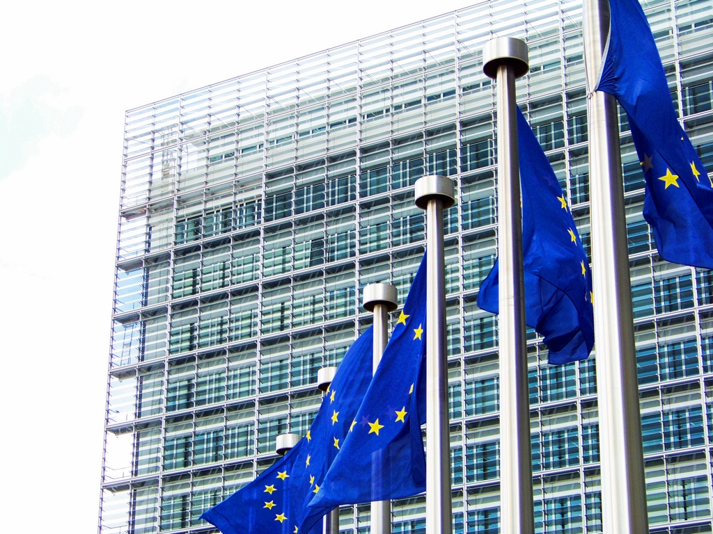 Comisia Europeană a aprobat schema de ajutor de 216 milioane de euro pentru IMM-urile din România