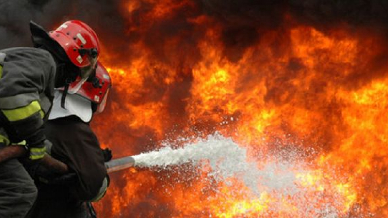 Incendiu la o casă din Bunești! Un bărbat de 65 a fost în flăcări