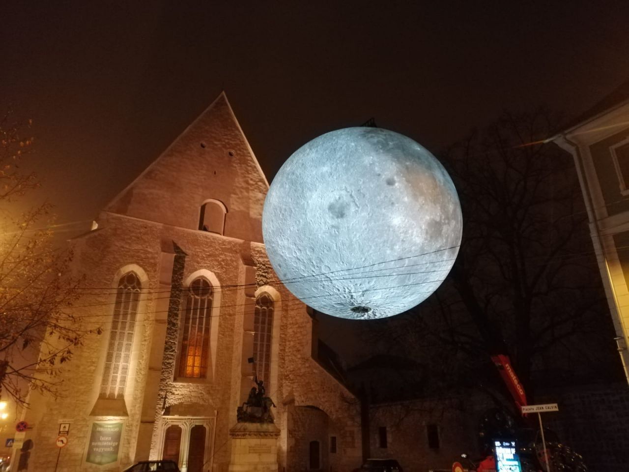 Luna de la Cluj, demontată pentru două zile! Când vei putea să o mai vezi?