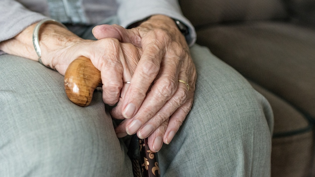 Bătrânii care locuiesc în șase localități din Cluj se pot pensiona cu doi ani mai devreme