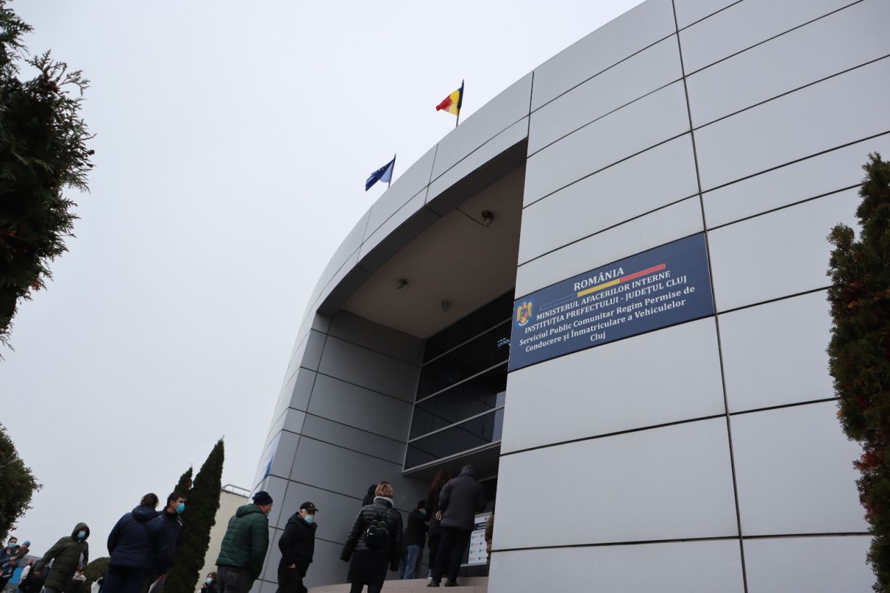 Taxele pentru permise și înmatriculări pot fi plătit online de acum la Cluj