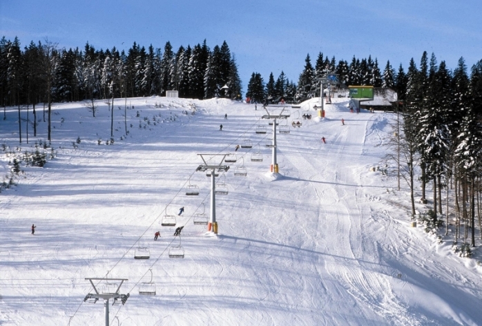 Pârtiile de schi, deschise în perioada sărbătorilor de Crăciun! Accesibile pentru oricine sau doar pentru localnici?